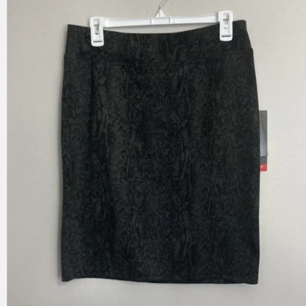 8-5 Style & co black skirt pull on comfort elastic waist Medium NWT